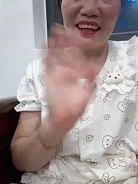 Snapshot of -Trici- chatting on 06-26-26, 11:49 -Trici- online show from 06-26-26, 11:49