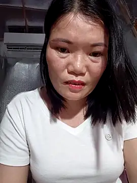 Snapshot of -Trici- chatting on 06-04-26, 03:33 -Trici- online show from 06-04-26, 03:33