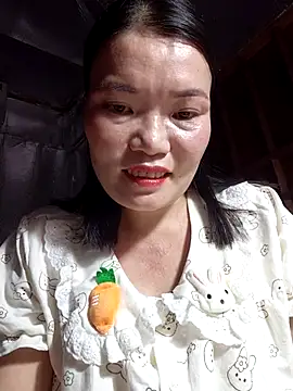 Snapshot of -Trici- chatting on 06-01-26, 02:39 -Trici- online show from 06-01-26, 02:39