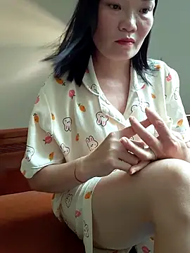 Snapshot of -Trici- chatting on 06-11-26, 03:03 -Trici- online show from 06-11-26, 03:03
