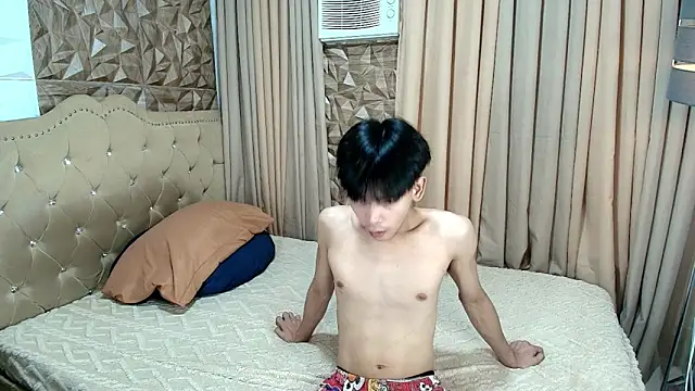UrcutieguyxLover online show from 05-09-26, 04:32