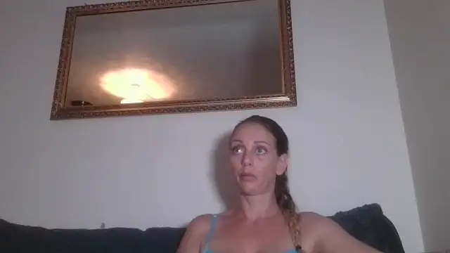 LouiseLovell online show from 07-11-26, 09:04