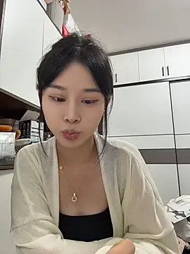 cuteluky18 online show from 05-15-26, 12:03