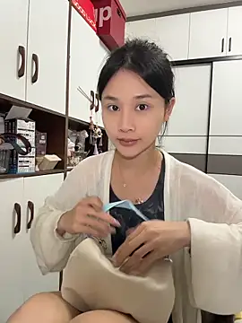 cuteluky18 online show from 05-22-26, 12:36