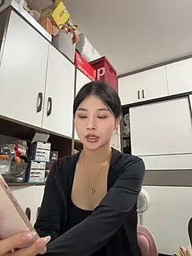 cuteluky18 online show from 05-30-26, 01:50
