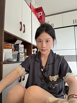 cuteluky18 online show from 05-16-26, 08:35