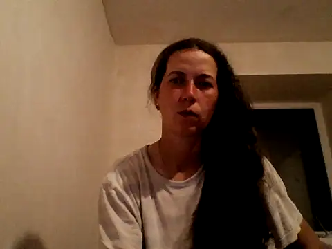 Snapshot of DanicaFey chatting on 05-11-26, 06:27 DanicaFey online show from 05-11-26, 06:27