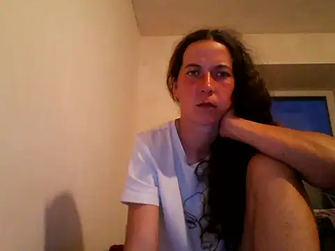 Snapshot of DanicaFey chatting on 05-21-26, 06:05 DanicaFey online show from 05-21-26, 06:05