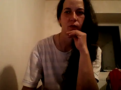 Snapshot of DanicaFey chatting on 05-15-26, 06:39 DanicaFey online show from 05-15-26, 06:39