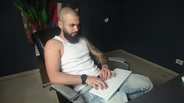 OscarWillss online show from 06-15-26, 04:23