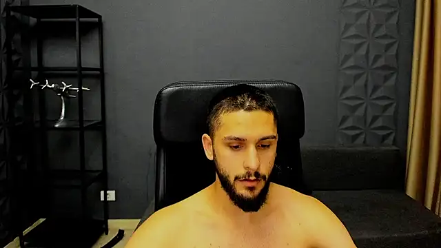 Snapshot of TroyWadee chatting on 07-09-26, 04:35 TroyWadee online show from 07-09-26, 04:35