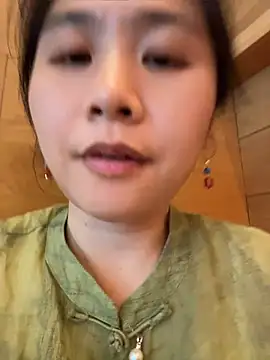 Snapshot of Iridessa- chatting on 07-09-26, 11:42 Iridessa- online show from 07-09-26, 11:42