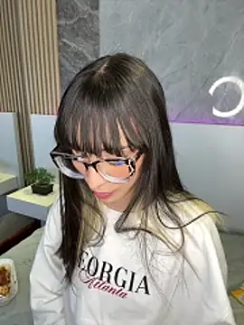Snapshot of EmiliaBell_ chatting on 05-29-26, 03:56 EmiliaBell online show from 05-29-26, 03:56