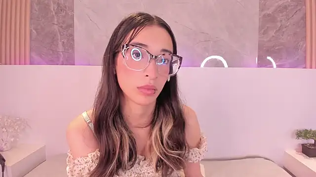 EmiliaBell  online show from 06-28-26, 01:06