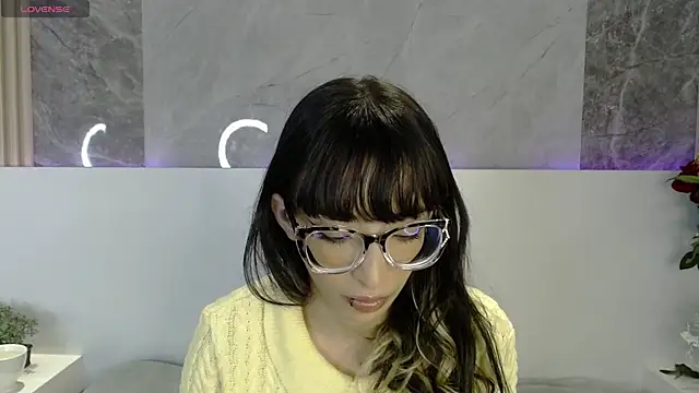 Snapshot of EmiliaBell_ chatting on 06-03-26, 12:28 EmiliaBell online show from 06-03-26, 12:28