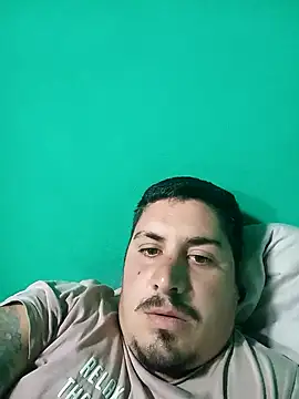 Snapshot of juaniglesias1977 chatting on 05-08-26, 04:33 juaniglesias1977 online show from 05-08-26, 04:33