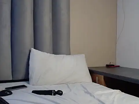 Snapshot of Thique_DollX chatting on 05-22-26, 12:25 Thique DollX online show from 05-22-26, 12:25