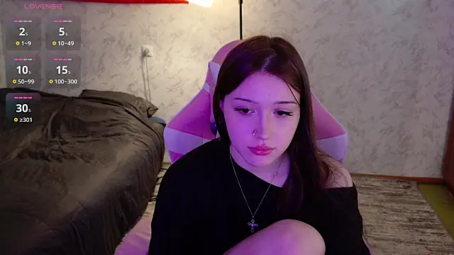 Snapshot of Luvellia chatting on 07-10-26, 10:48 Luvellia online show from 07-10-26, 10:48