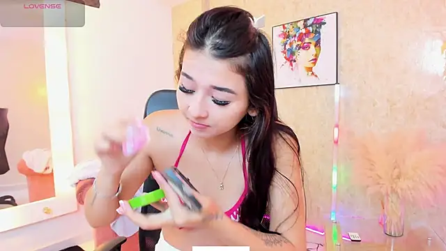 Snapshot of Littlee_Mia chatting on 06-04-26, 11:15 Littlee Mia online show from 06-04-26, 11:15