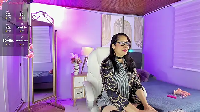Snapshot of Bella_milff_ chatting on 05-28-26, 08:04 Bella milff online show from 05-28-26, 08:04