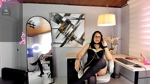 Snapshot of Bella_milff_ chatting on 05-22-26, 07:45 Bella milff online show from 05-22-26, 07:45