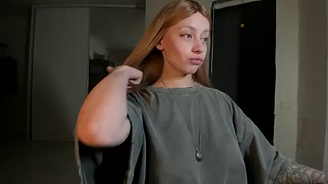 Snapshot of Jane_Bright chatting on 12-13-24, 04:27 Jane Bright online show from 12-13-24, 04:27