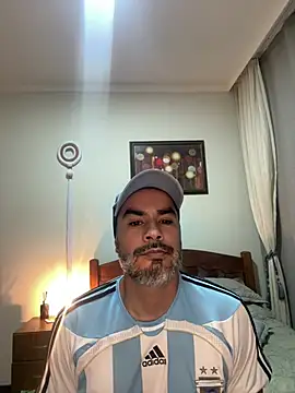 Snapshot of BUNDAHOT22 chatting on 06-16-26, 01:33 BUNDAHOT22 online show from 06-16-26, 01:33