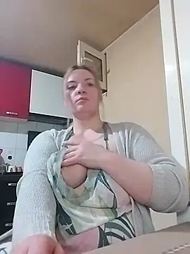 Snapshot of DiamondMia11 chatting on 05-08-26, 10:24 DiamondMia11 online show from 05-08-26, 10:24