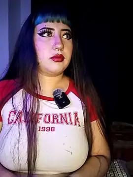 Snapshot of LarissaHell chatting on 05-28-26, 10:48 LarissaHell online show from 05-28-26, 10:48