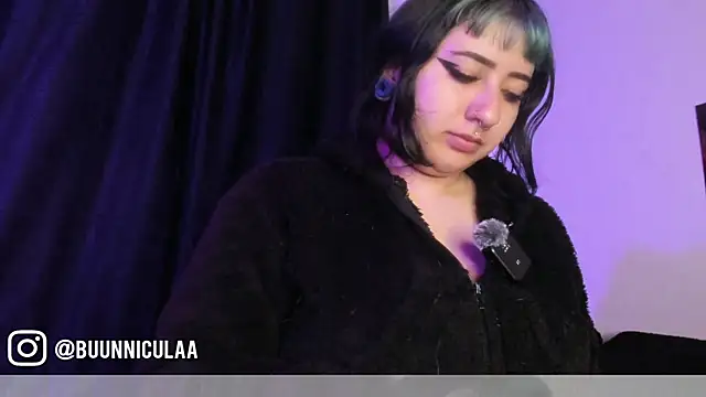 Snapshot of LarissaHell chatting on 06-26-26, 10:15 LarissaHell online show from 06-26-26, 10:15