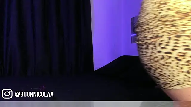 Snapshot of LarissaHell chatting on 06-14-26, 10:33 LarissaHell online show from 06-14-26, 10:33