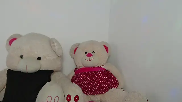 Natalia Dahlia online show from 05-17-26, 07:25