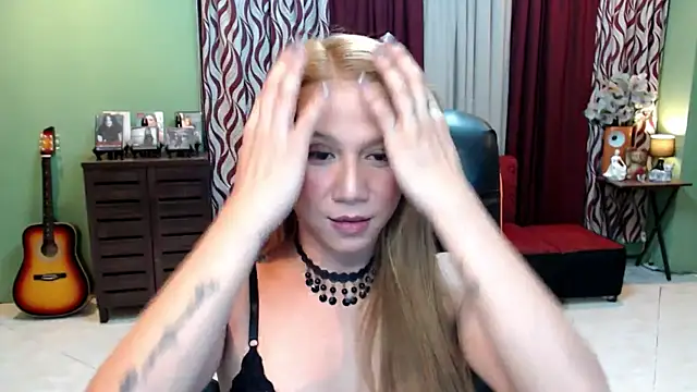Snapshot of dreamgirlHILARY chatting on 07-20-26, 01:35 dreamgirlHILARY online show from 07-20-26, 01:35