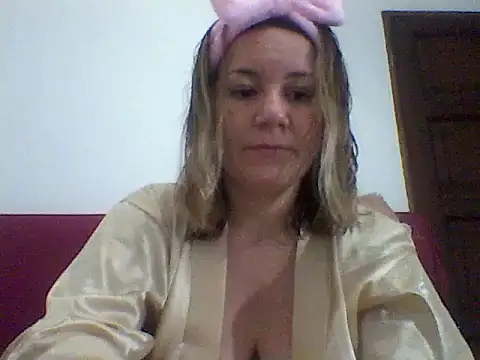 AllisonLove2 online show from 06-10-26, 02:46