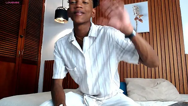 Snapshot of Afrowayuu chatting on 05-18-26, 05:51 Afrowayuu online show from 05-18-26, 05:51