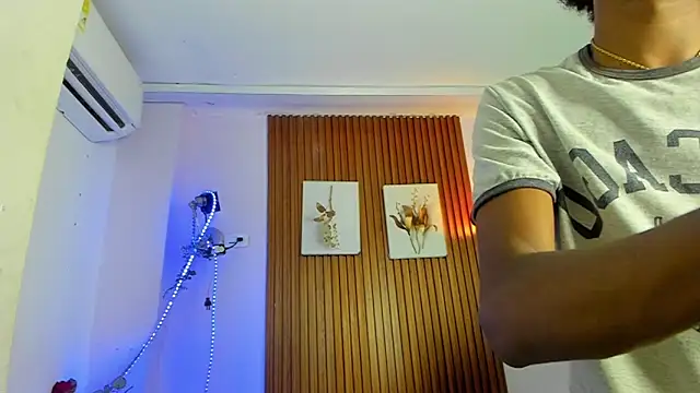Snapshot of Afrowayuu chatting on 05-28-26, 05:30 Afrowayuu online show from 05-28-26, 05:30