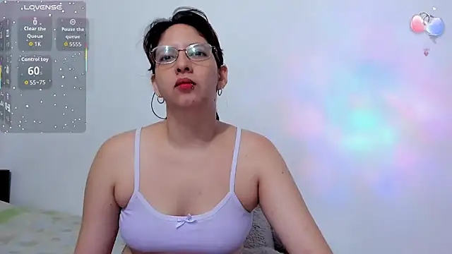 Snapshot of tovar_69 chatting on 05-28-26, 12:51 tovar 69 online show from 05-28-26, 12:51