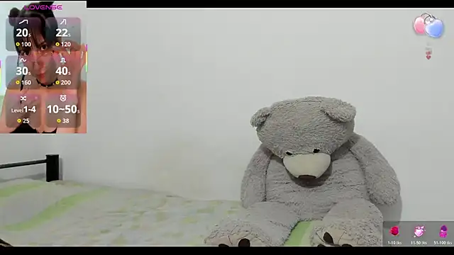 Snapshot of tovar_69 chatting on 05-18-26, 11:20 tovar 69 online show from 05-18-26, 11:20