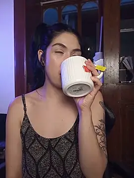 Snapshot of Agnes_cox chatting on 05-18-26, 11:09 Agnes cox online show from 05-18-26, 11:09