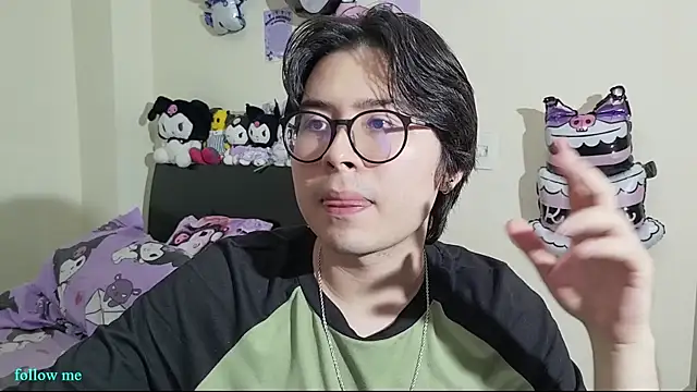 Snapshot of kuromi_boy chatting on 05-23-26, 01:48 kuromi boy online show from 05-23-26, 01:48