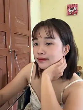 Lili 019 online show from 05-23-26, 04:33