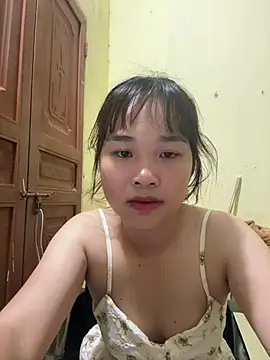 Lili 019 online show from 05-13-26, 02:35