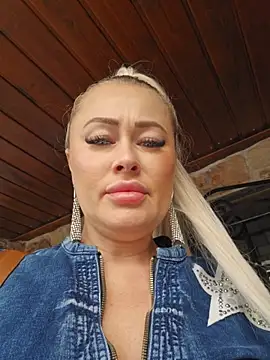 Snapshot of MILFBARBY chatting on 04-23-26, 07:04 MILFBARBY online show from 04-23-26, 07:04