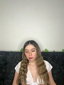 Sarisloves online show from 06-27-26, 11:27