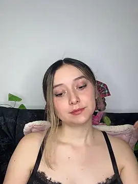 Sarisloves online show from 06-24-26, 12:53