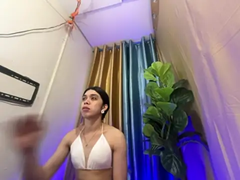 Snapshot of RoseAmarie chatting on 08-01-26, 10:35 RoseAmarie online show from 08-01-26, 10:35