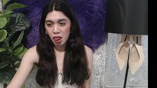 RoseAmarie online show from 05-20-26, 05:54