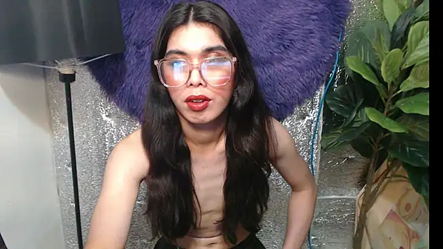 RoseAmarie online show from 06-15-26, 07:13