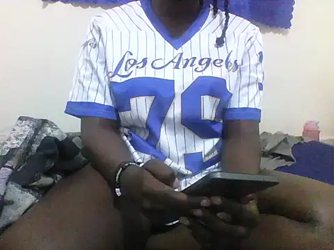 Snapshot of aya8702 chatting on 05-10-26, 07:23 aya8702 online show from 05-10-26, 07:23