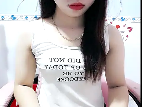 Snapshot of Emilysexy_cut chatting on 06-25-26, 05:12 Emilysexy cut online show from 06-25-26, 05:12